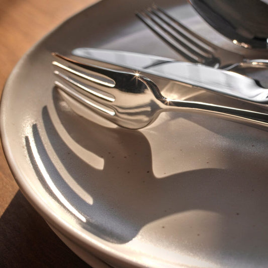Flatware set flatware by Fable Home, featured in a polishedsilver color finish. – #polishedsilver
