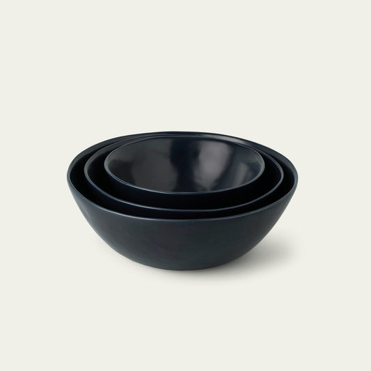 Nested Serving Bowls by Fable Home, featured in a midnightblue finish. – #midnightblue