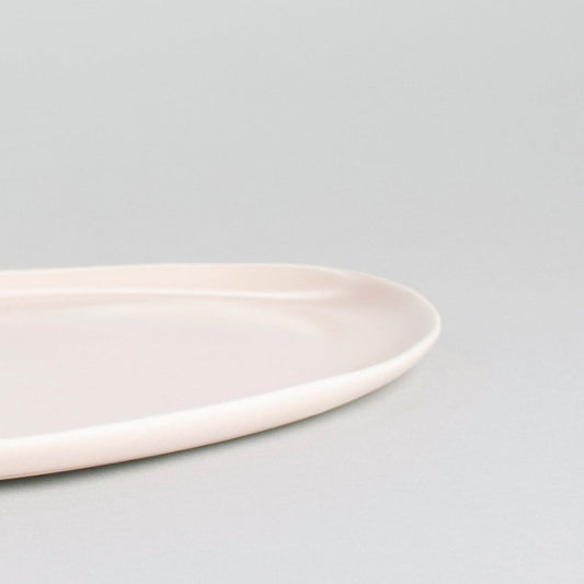 Oval serving platter dinnerware by Fable Home, featured in a blushpink color finish. – #blushpink